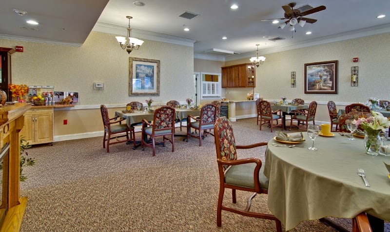 NEIGHBORHOODS AT QUAIL CREEK, THE nursing home in SPRINGFIELD, MO - Photo 3 of 5