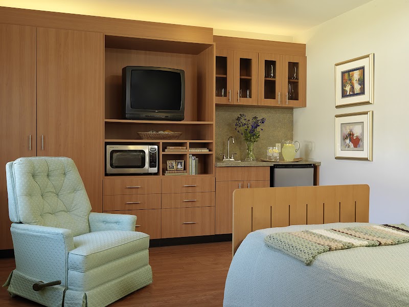 GARDEN VIEW CARE CENTER AT DOUGHERTY FERRY nursing home in VALLEY PARK, MO - Photo 4 of 10