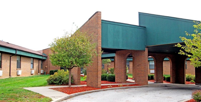 CRESTWOOD HEALTH CARE CENTER, LLC nursing home in FLORISSANT, MO - Photo 2 of 3