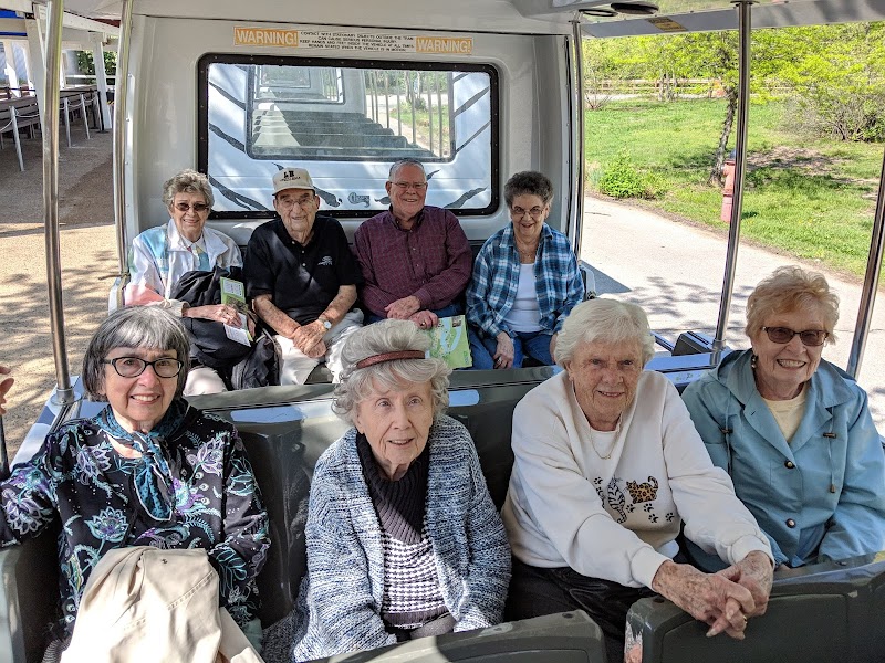 LINDEN WOODS VILLAGE nursing home in GLADSTONE, MO - Photo 2 of 10