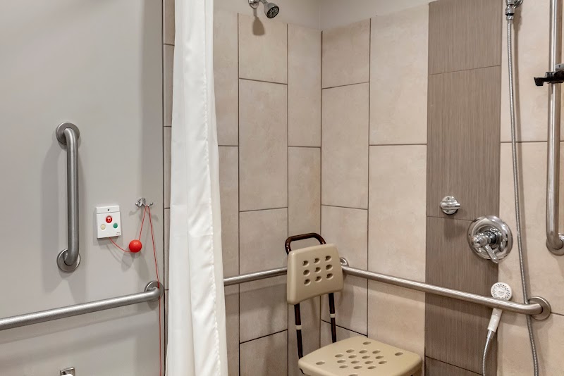 NORTHLAND REHABILITATION & HEALTH CARE CENTER nursing home in KANSAS CITY, MO - Photo 4 of 10