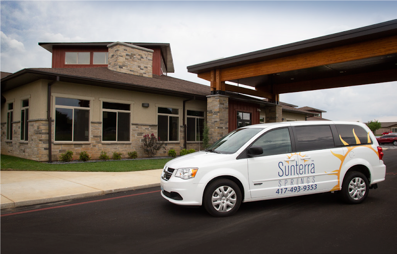 SUNTERRA SPRINGS SPRINGFIELD nursing home in SPRINGFIELD, MO - Photo 2 of 10