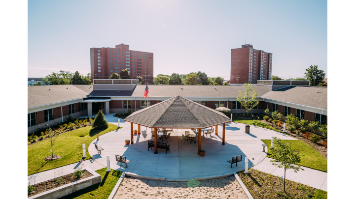 Dunklau Gardens nursing home in Fremont, NE - Photo 2 of 10