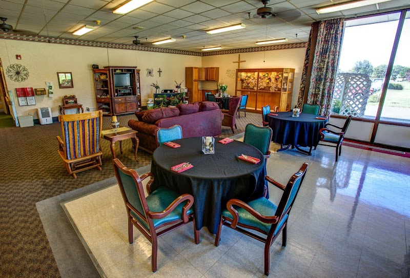 The Oaks at Central City nursing home in Central City, NE - Photo 2 of 5