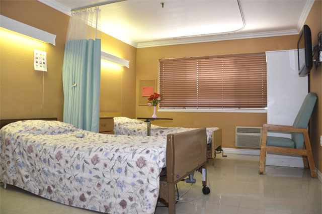 NORTH LAS VEGAS CARE CENTER nursing home in NORTH LAS VEGAS, NV - Photo 4 of 5