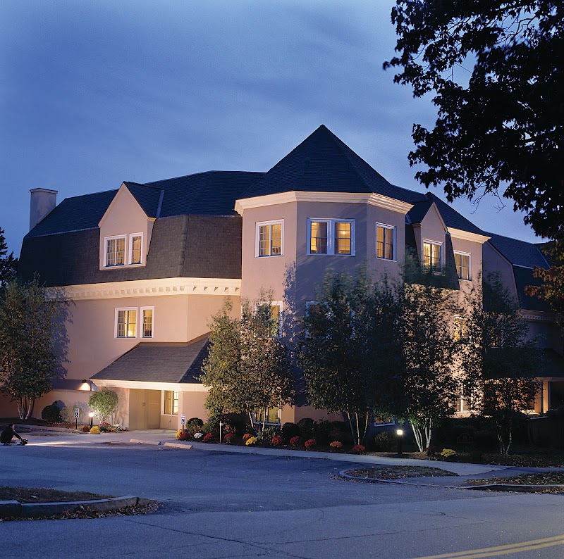 COURVILLE AT MANCHESTER nursing home in MANCHESTER, NH - Photo 2 of 5