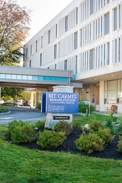 MOUNT CARMEL REHABILITATION AND NURSING CENTER nursing home in MANCHESTER, NH - Photo 5 of 10