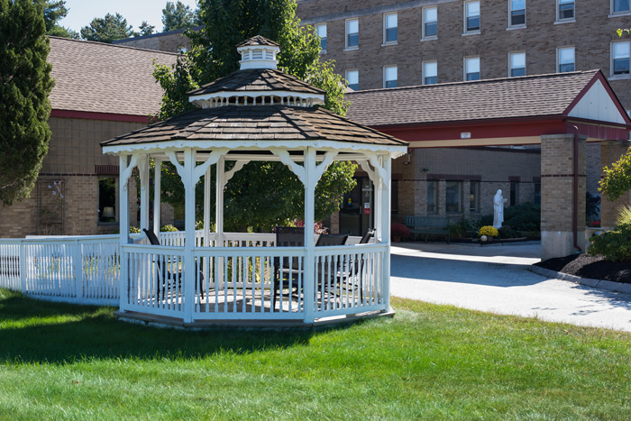 SAINT TERESA REHABILITATION & NURSING CENTER nursing home in MANCHESTER, NH - Photo 2 of 10