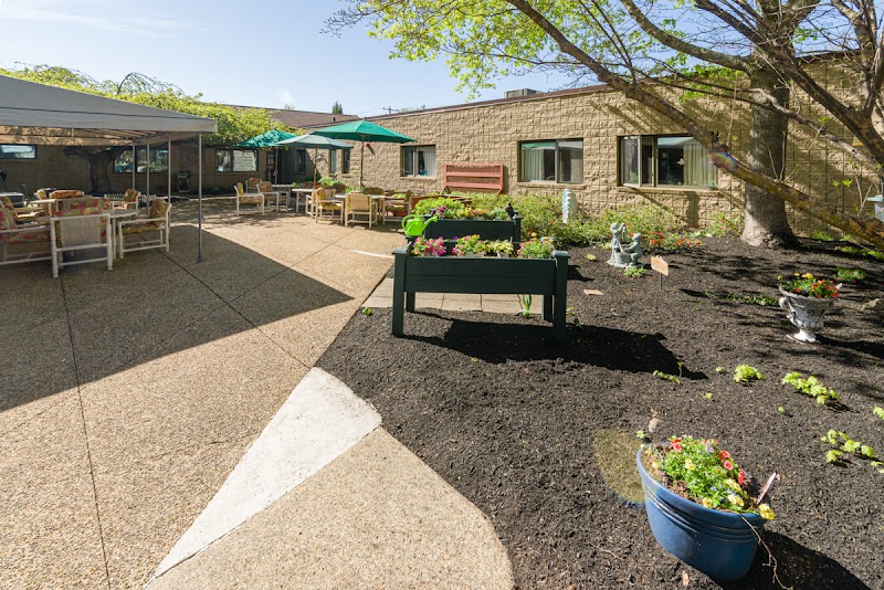 SAINT TERESA REHABILITATION & NURSING CENTER nursing home in MANCHESTER, NH - Photo 4 of 10