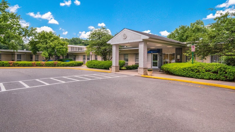 BIRCHWOOD REHABILITATION AND HEALTHCARE CENTER nursing home in CRANFORD, NJ - Photo 2 of 5