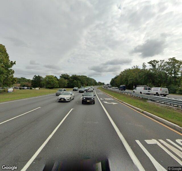 GATEWAY CARE CENTER nursing home in EATONTOWN, NJ - Photo 2 of 10