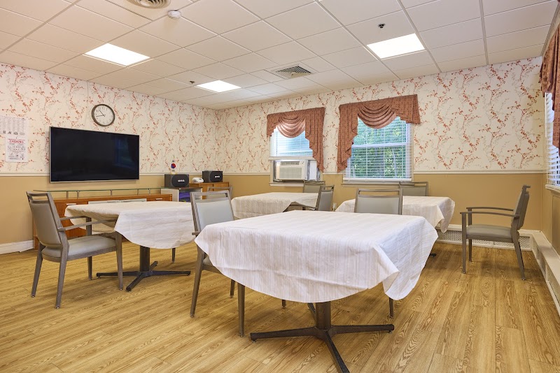 GATEWAY CARE CENTER nursing home in EATONTOWN, NJ - Photo 3 of 10