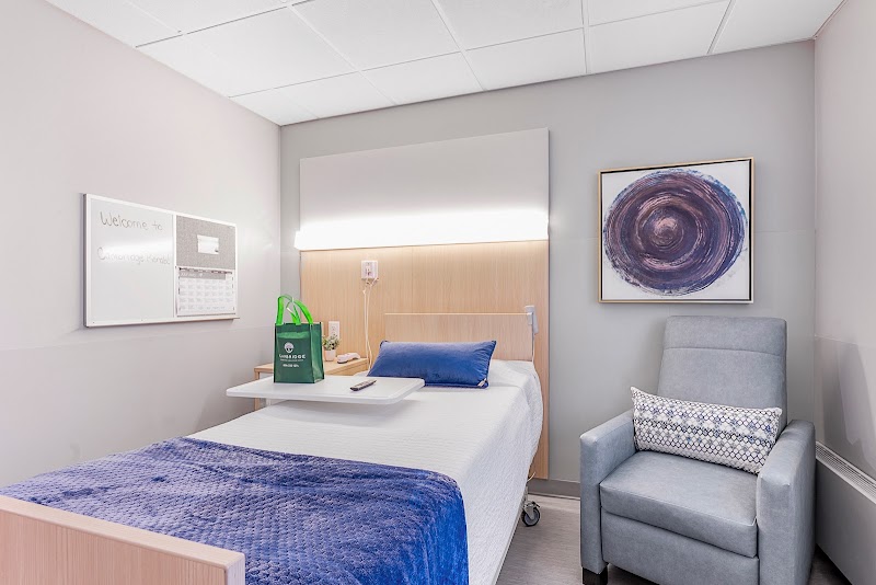 CAMBRIDGE REHABILITATION AND HEALTHCARE CENTER nursing home in MOORESTOWN, NJ - Photo 3 of 5