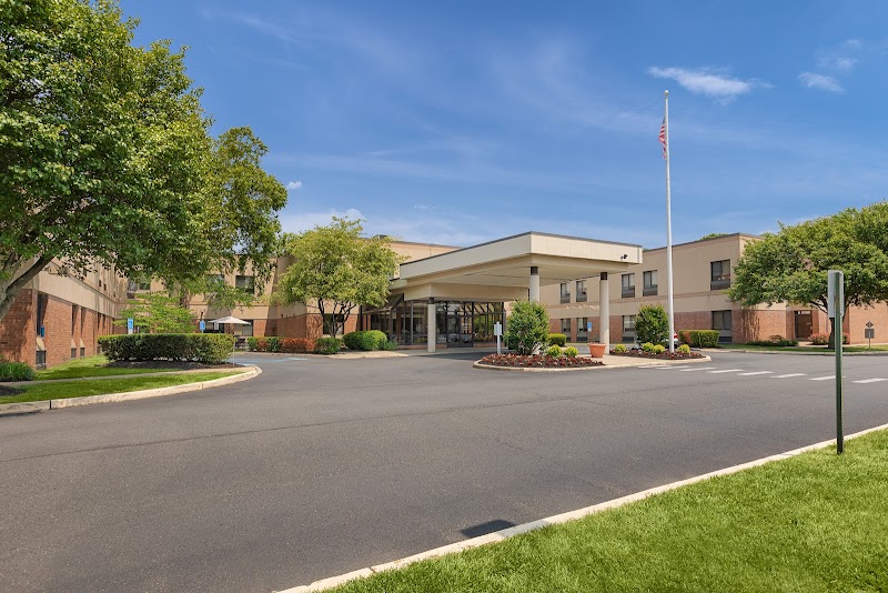 COMPLETE CARE AT BAYSHORE LLC nursing home in HOLMDEL, NJ - Photo 2 of 10