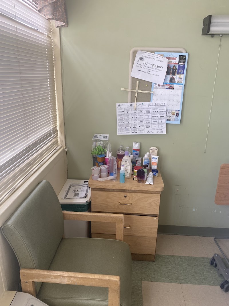 WHITE HOUSE HEALTHCARE AND REHABILITATION CENTER nursing home in ORANGE, NJ - Photo 5 of 10