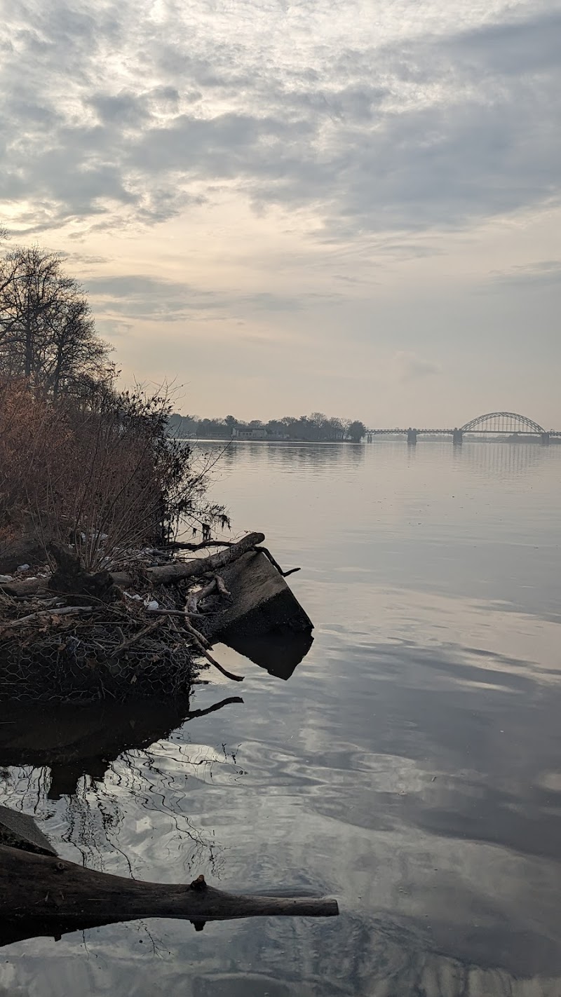RIVERVIEW ESTATES REHAB AND SENIOR LIVING CENTER nursing home in RIVERTON, NJ - Photo 3 of 5