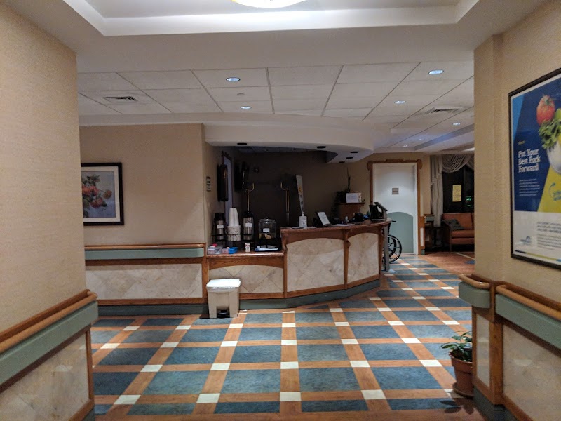 ALARIS HEALTH AT THE CHATEAU nursing home in ROCHELLE PARK, NJ - Photo 4 of 10