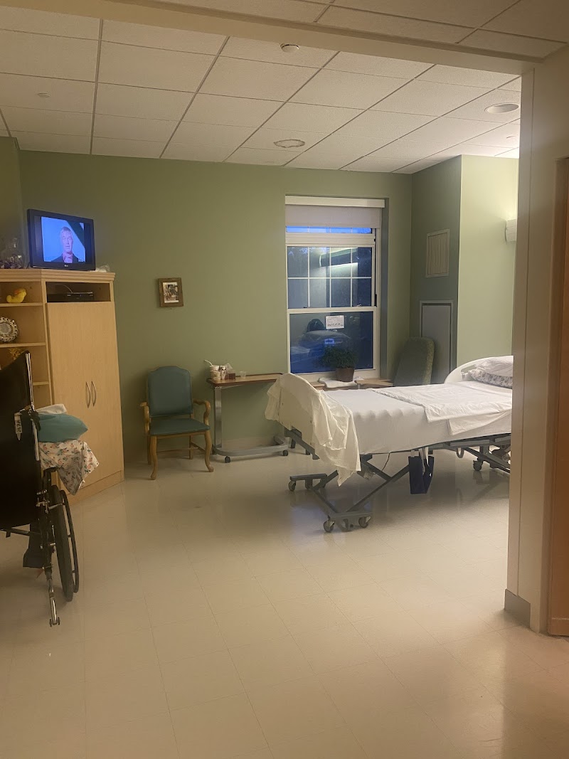 Roosevelt Care Center At Old Bridge nursing home in OLD BRIDGE, NJ - Photo 4 of 10