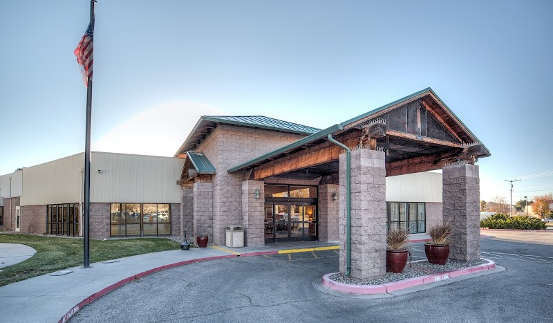 Uptown Rehabilitation Center nursing home in Albuquerque, NM - Photo 2 of 5