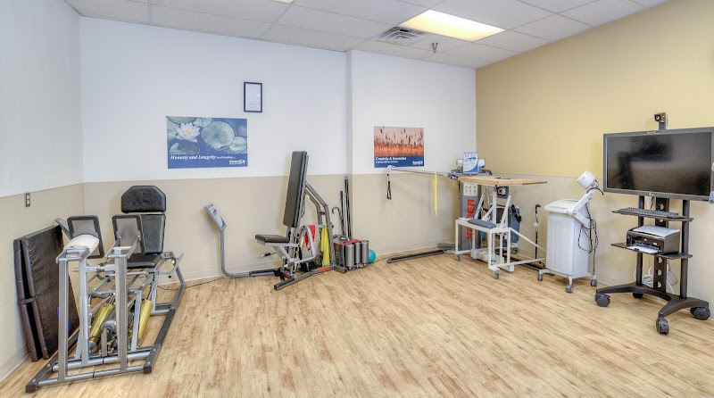 Uptown Rehabilitation Center nursing home in Albuquerque, NM - Photo 4 of 5