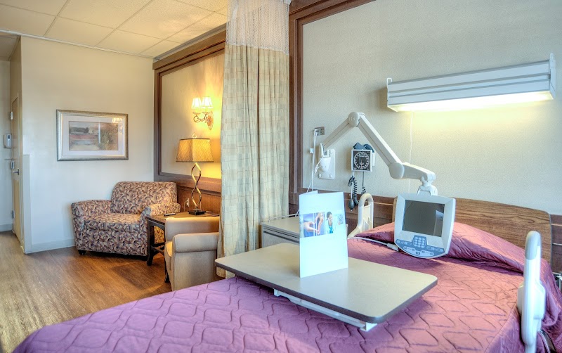 Uptown Rehabilitation Center nursing home in Albuquerque, NM - Photo 5 of 5