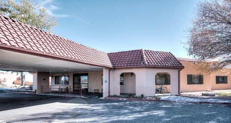 Skies Healthcare & Rehabilitation Center nursing home in Albuquerque, NM - Photo 2 of 5