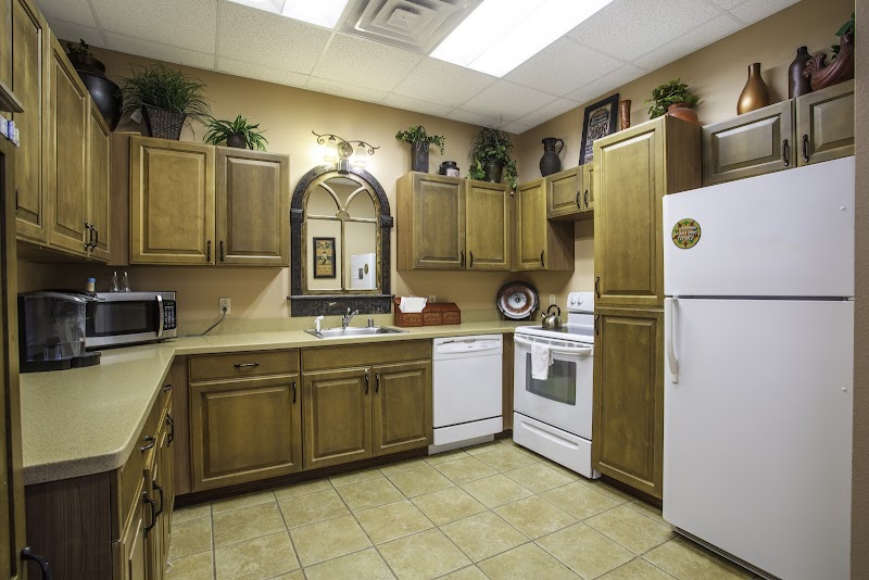 Advanced Health Care of Albuquerque nursing home in Albuquerque, NM - Photo 3 of 10