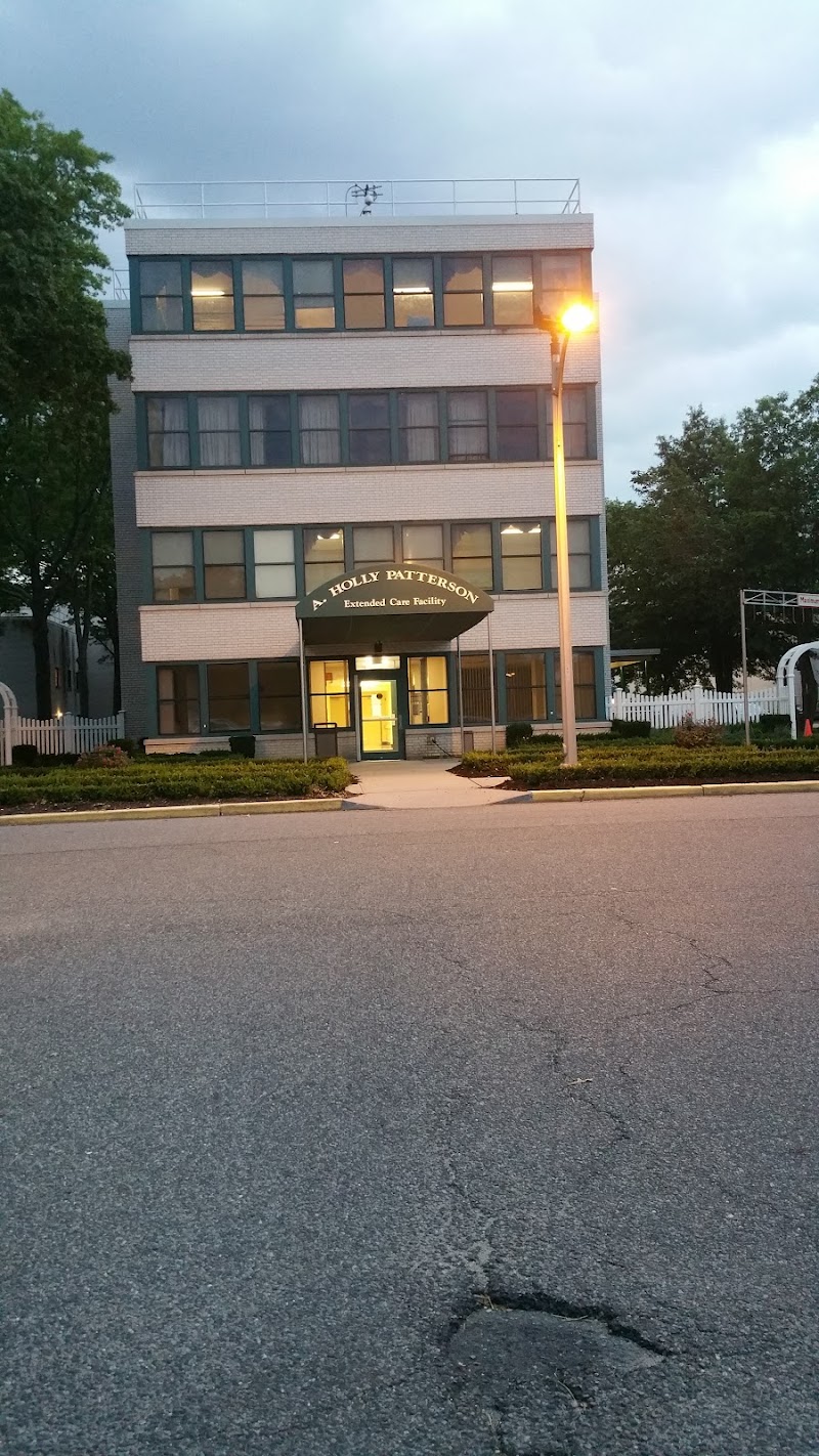 A Holly Patterson Extended Care Facility nursing home in UNIONDALE, NY - Photo 3 of 5