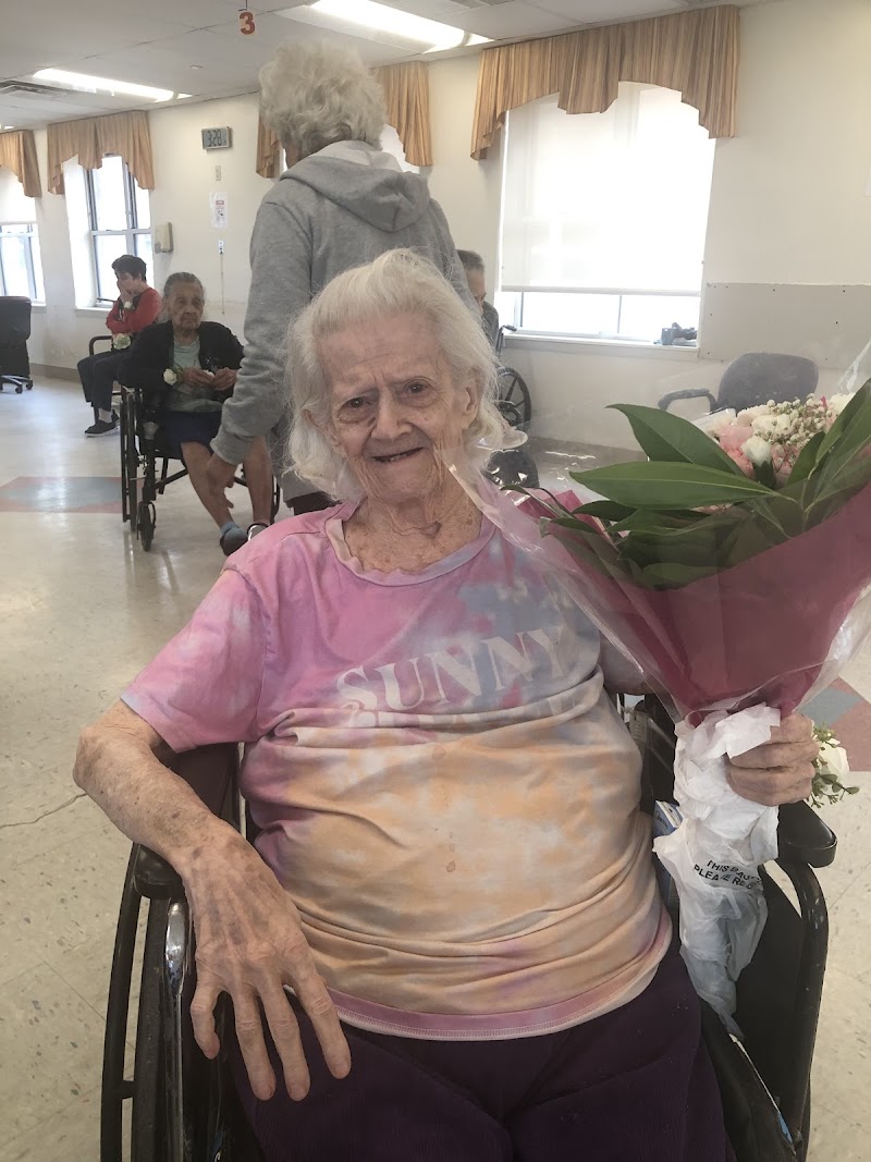 BEACH TERRACE CARE CENTER nursing home in LONG BEACH, NY - Photo 3 of 5