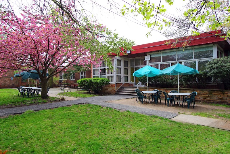 FAR ROCKAWAY CENTER FOR REHABILITATION AND NURSING nursing home in FAR ROCKAWAY, NY - Photo 2 of 5
