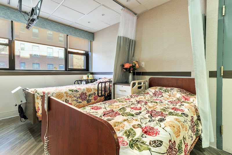 THE HERITAGE REHABILITATION AND HEALTH CARE CENTER nursing home in BROOKLYN, NY - Photo 3 of 9