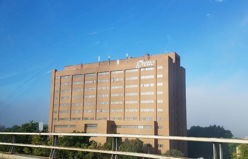 LORETTO HEALTH AND REHABILITATION CENTER nursing home in SYRACUSE, NY - Photo 2 of 5