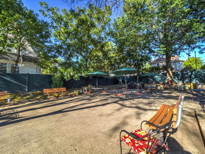 LYNBROOK RESTORATIVE THERAPY AND NURSING nursing home in LYNBROOK, NY - Photo 5 of 10