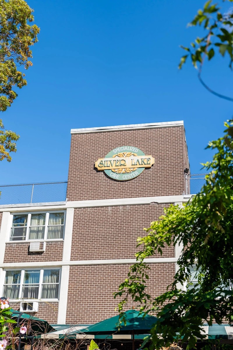 SILVER LAKE SPECIALIZED REHAB AND CARE CENTER nursing home in STATEN ISLAND, NY - Photo 5 of 5
