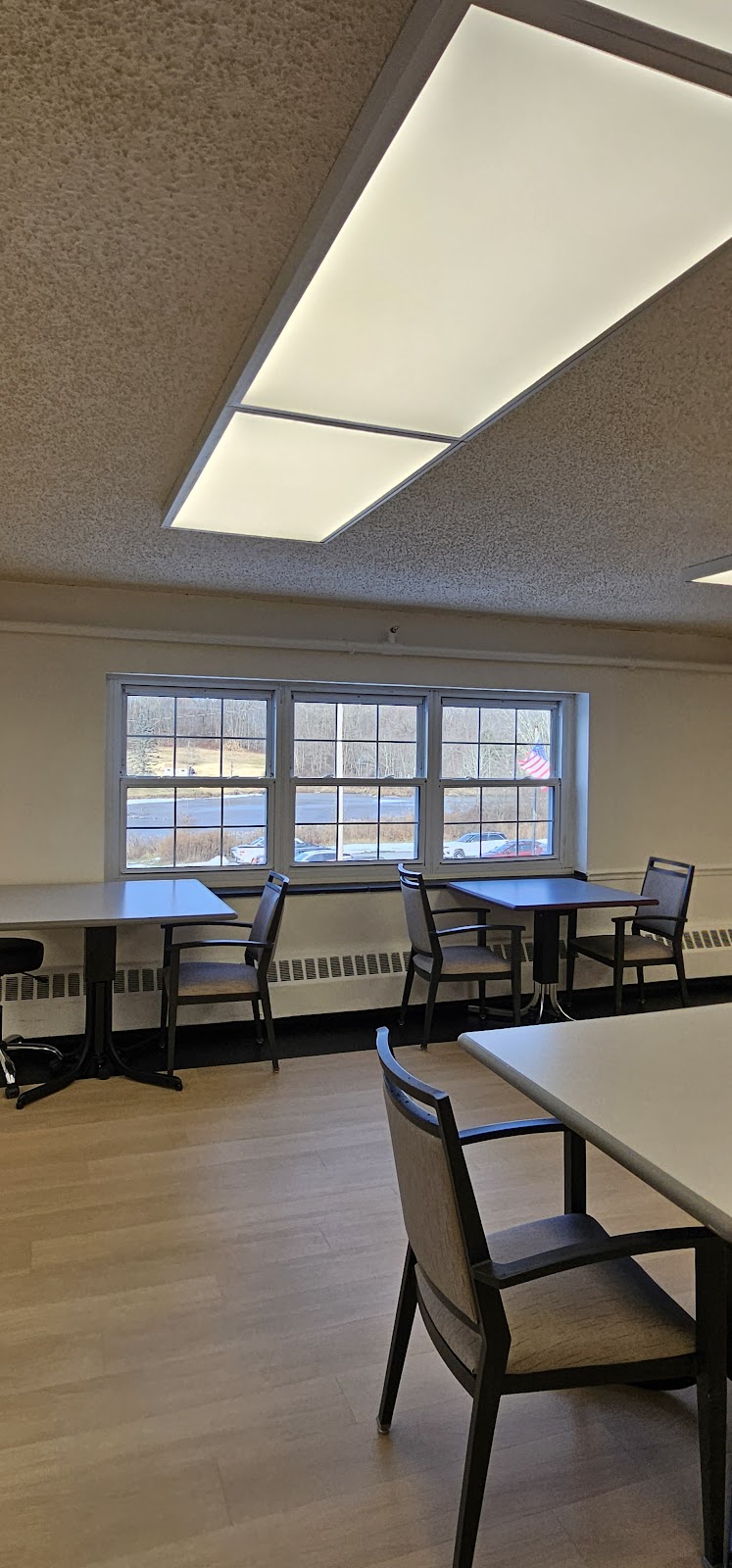 PUTNAM NURSING & REHABILITATION CENTER nursing home in HOLMES, NY - Photo 3 of 5