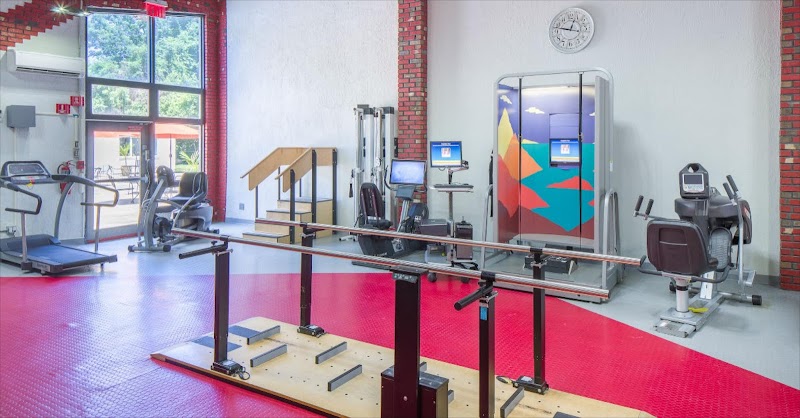 EXCEL AT WOODBURY FOR REHAB AND NURSING, L L C nursing home in WOODBURY, NY - Photo 3 of 9