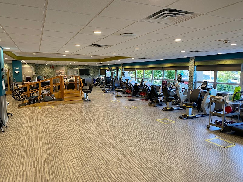 HIGHFIELD GARDENS CARE CENTER OF GREAT NECK nursing home in GREAT NECK, NY - Photo 4 of 10