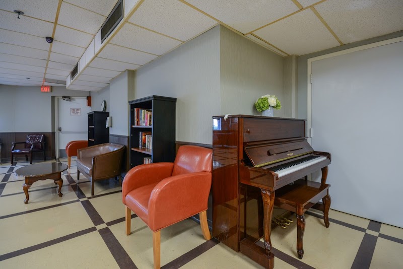 VERRAZANO NURSING AND POST-ACUTE CENTER nursing home in STATEN ISLAND, NY - Photo 4 of 5