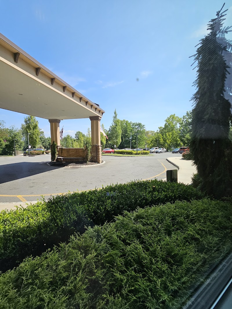 PINE VALLEY CENTER FOR REHABILITATION AND NURSING nursing home in SPRING VALLEY, NY - Photo 5 of 5