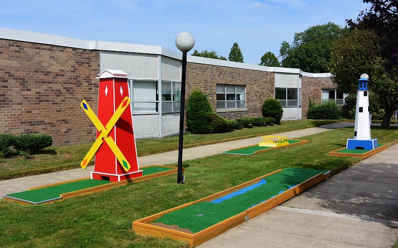 CARILLON NURSING AND REHABILITATION CENTER nursing home in HUNTINGTON, NY - Photo 4 of 10