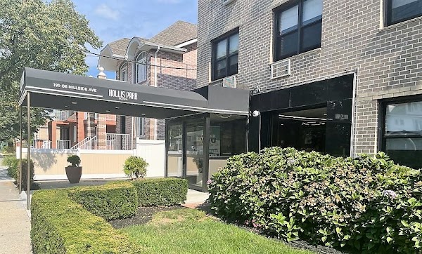 HOLLIS PARK MANOR NURSING HOME nursing home in HOLLIS, NY - Photo 1 of 10