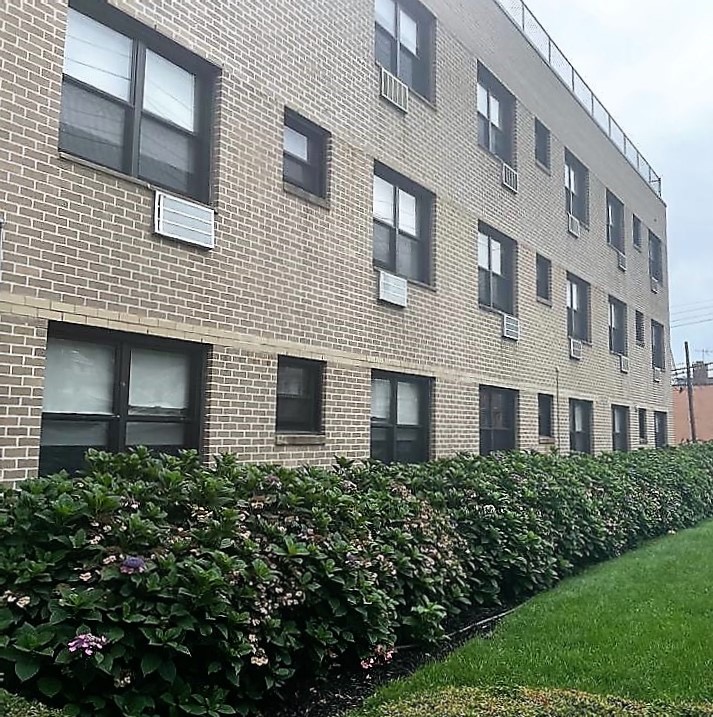 HOLLIS PARK MANOR NURSING HOME nursing home in HOLLIS, NY - Photo 3 of 10