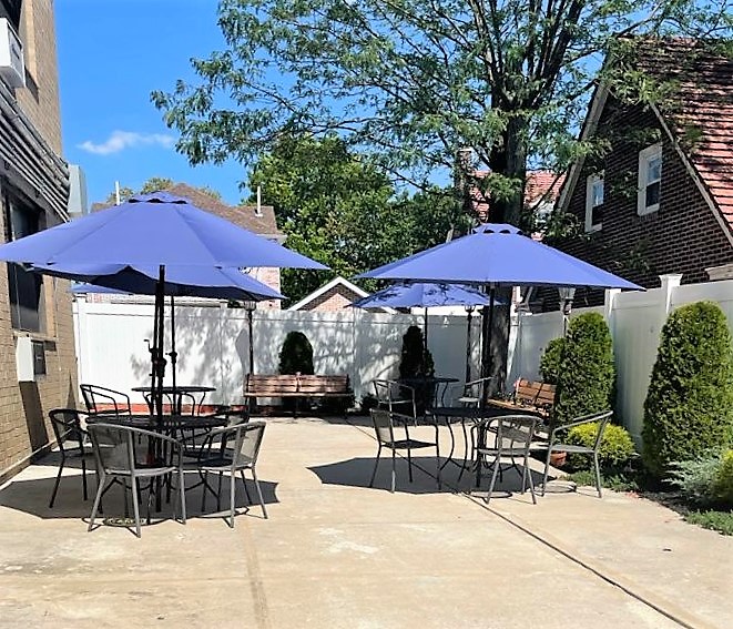 HOLLIS PARK MANOR NURSING HOME nursing home in HOLLIS, NY - Photo 5 of 10