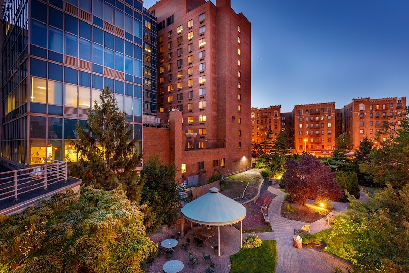 THE PLAZA REHAB AND NURSING CENTER nursing home in BRONX, NY - Photo 4 of 10