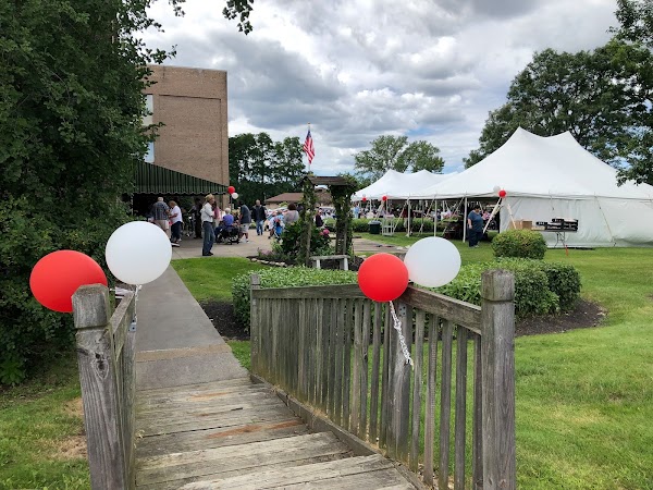 Crest Manor Living and Rehabilitation Center nursing home in Fairport, NY - Photo 1 of 5