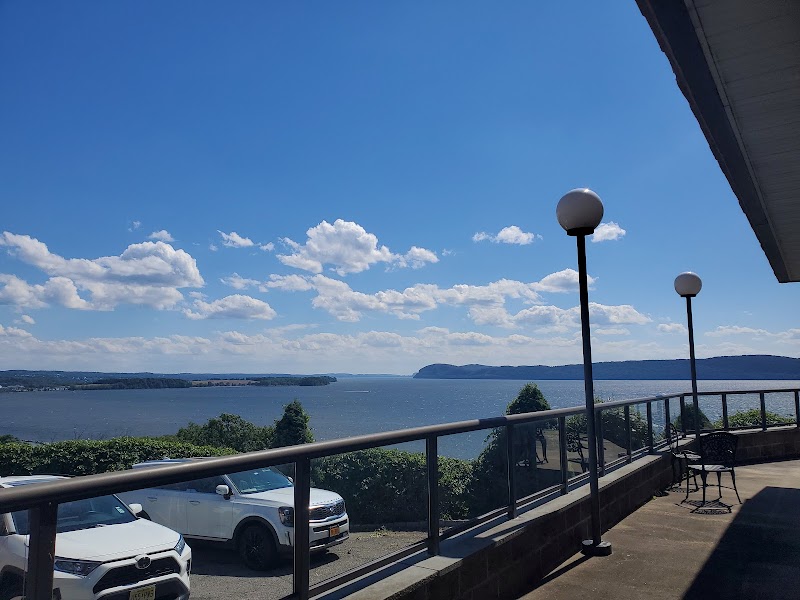 SKY VIEW REHABILITATION & HEALTH CARE CENTER L L C nursing home in CROTON ON HUDSON, NY - Photo 3 of 10