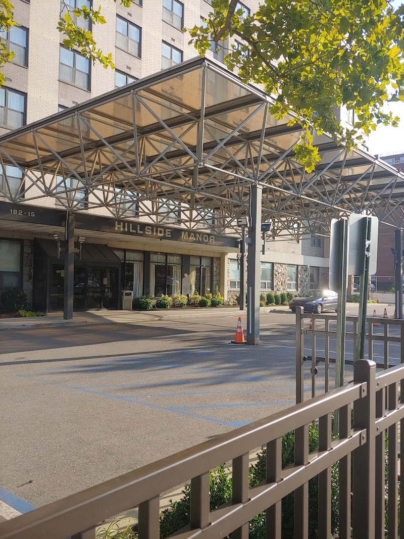 HILLSIDE MANOR REHAB & EXTENDED CARE CENTER nursing home in JAMAICA EST, NY - Photo 2 of 10