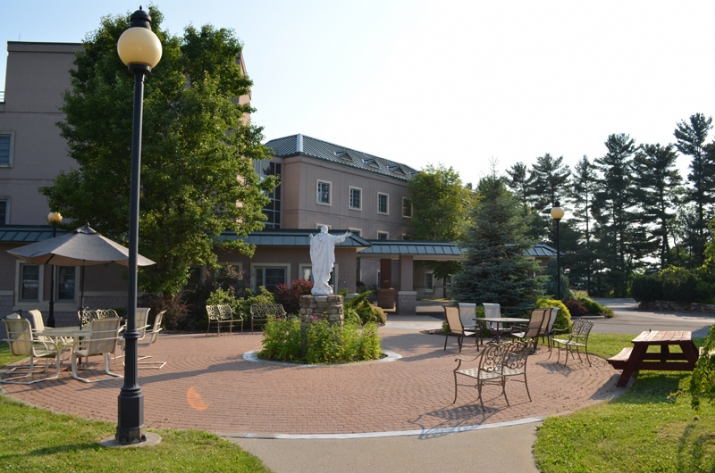 CAPSTONE CENTER FOR REHABILITATION AND NURSING nursing home in AMSTERDAM, NY - Photo 3 of 5