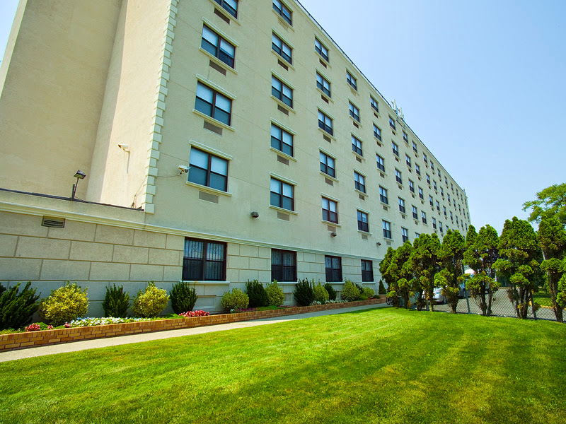 ROCKAWAY CARE CENTER nursing home in FAR ROCKAWAY, NY - Photo 2 of 5
