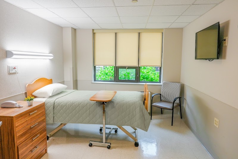 EAST NECK NURSING & REHABILITATION CENTER nursing home in WEST BABYLON, NY - Photo 5 of 5